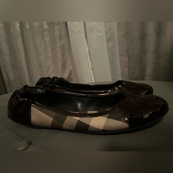 Burberry Nova Check Ballet Flats - Picture 4 of 8